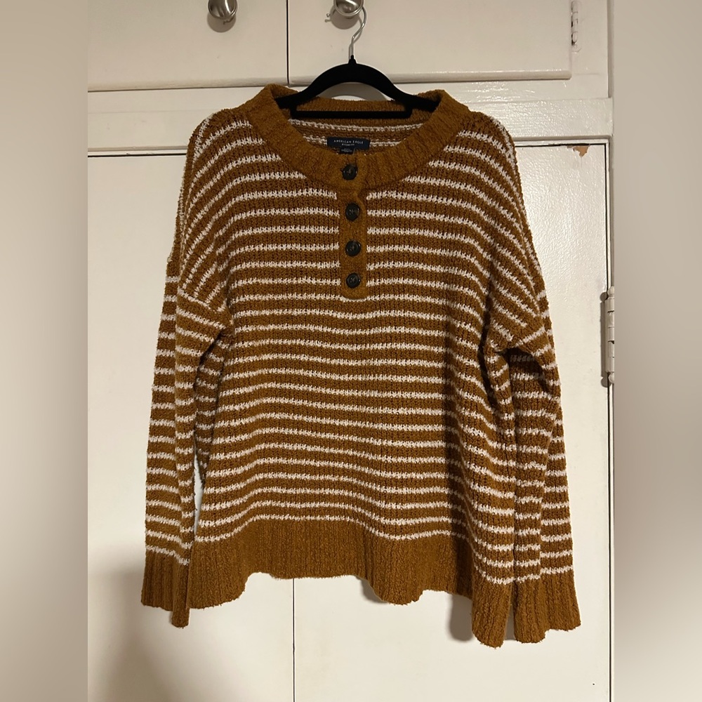 American Eagle Medium Jegging Fit Textured Henley Sweater
